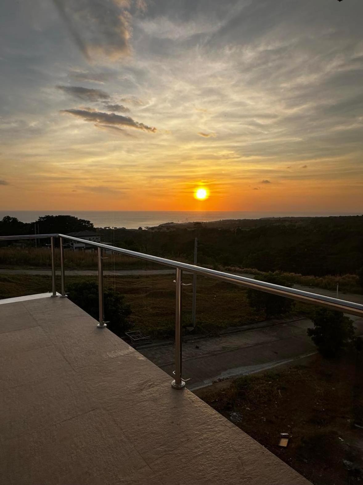Casa Amores: Camaya Coast มาริเวเลส ภายนอก รูปภาพ