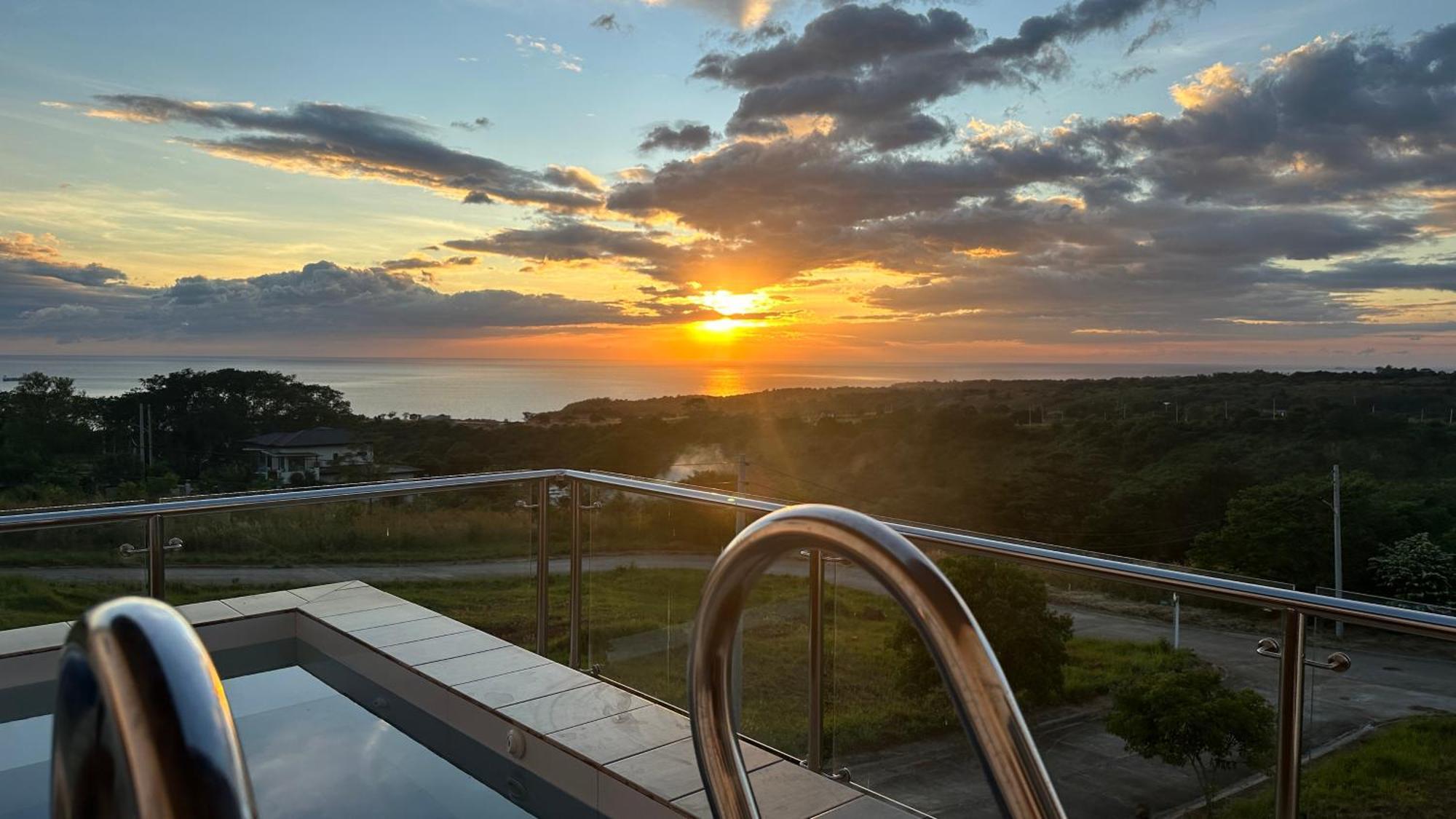 Casa Amores: Camaya Coast มาริเวเลส ภายนอก รูปภาพ